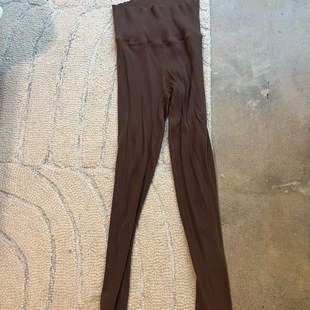 Daily drills brown ribbed leggings!